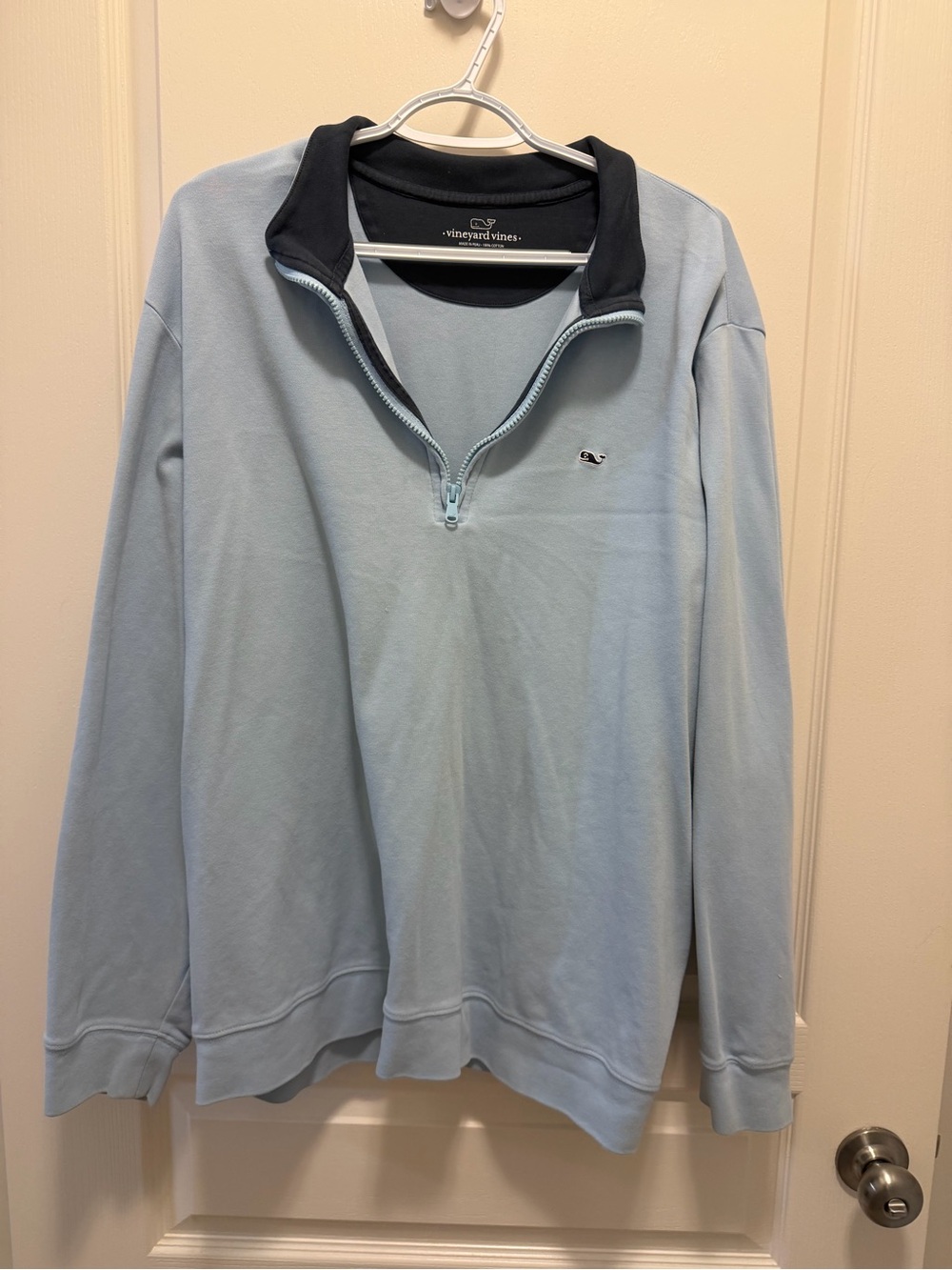 Vineyard Vines Men’s Light Blue Quarter-Zip with Navy Collar